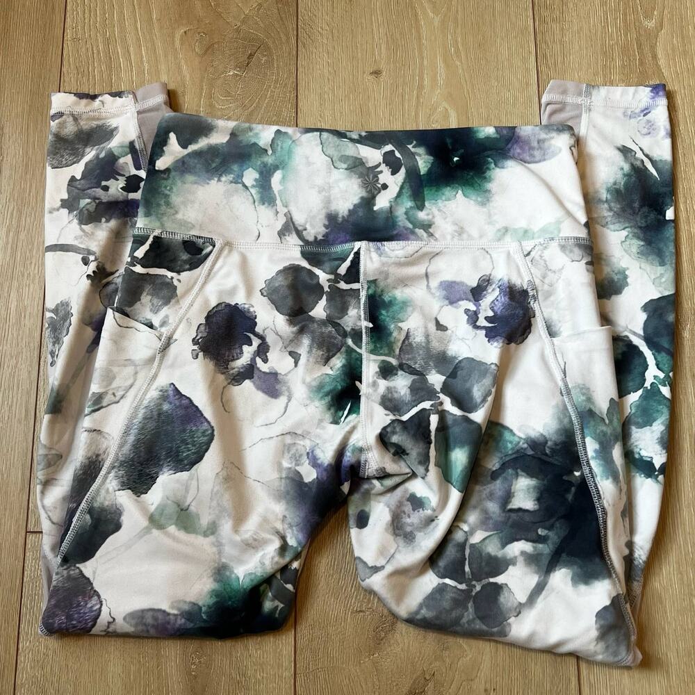 Athleta Watercolor Floral 7/8 Leggings Lilac Mesh Cutouts Size Small - Picture 4 of 10